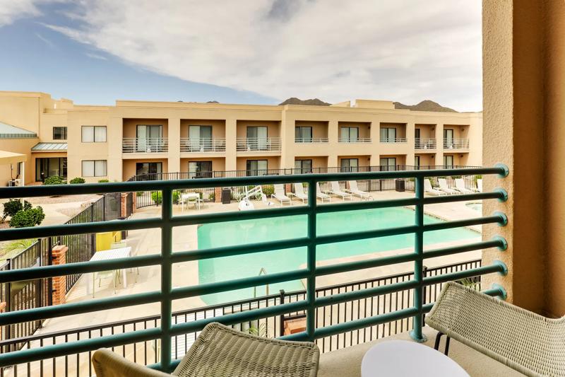 SEL_ScottsdaleMayoClinic_GuestRoom_OneBedroomSuite_TwoDoubles_5 - 52C44293-E2D4-4BB3-A974F201FB292FBD