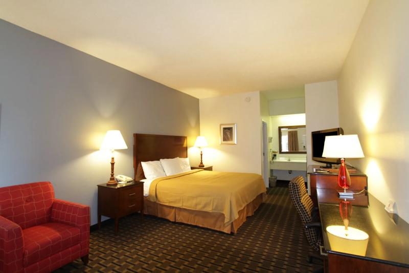 ABVI_KinstonNC_GuestRooms_King_Room - 5603306A-D79A-4F4A-AC087C05BC8C661D
