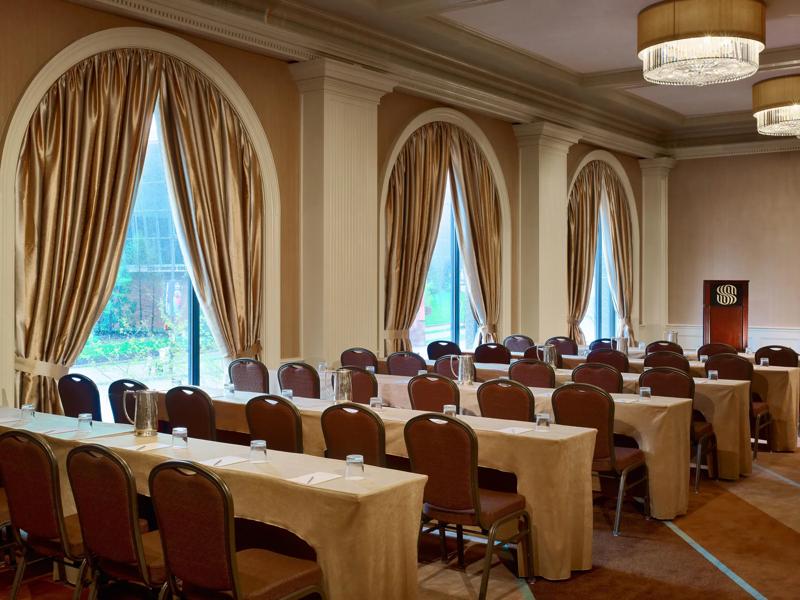 TRS_HarborCourtBaltimore_Meeting Space_Brightons_Classroom Set Up.jpg - 5724E9EC-41E6-4CA3-98D8219B2692E1D5