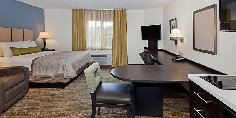 SIM_Knoxville_GuestRooms_Studio Suite - 575E78E7-4AC1-42DF-9D7633B30383B4DD