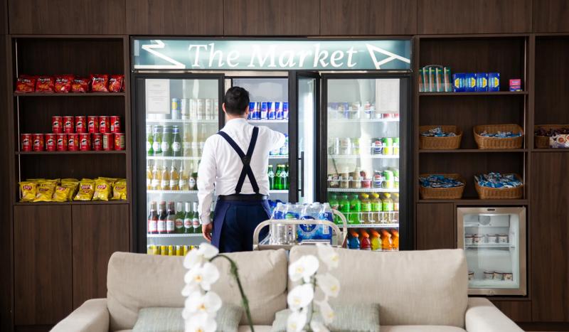 SHR_RegencyMiami_Amenity_TheMarketwithHotelStaff - 57E1AA1D-0E09-47F4-8B8CDD969B8D3BC2