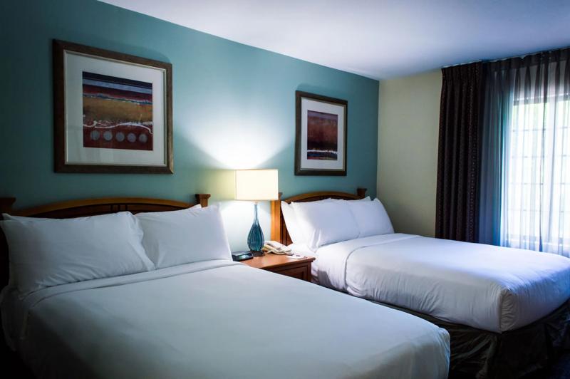 SES_AtlantaAlpharettaAvalon_GuestRoom_4 - 58052A50-E5A2-4890-99761DE467B20BCF