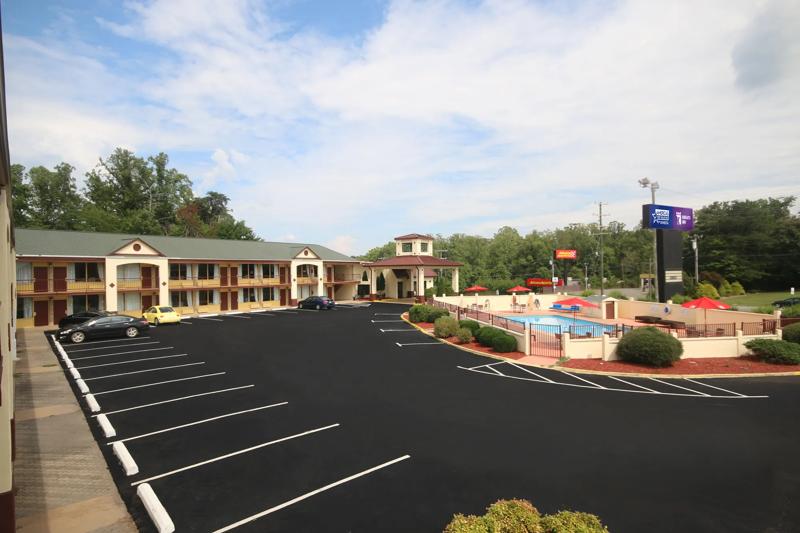 ABVI_PilotMountainNC_Exterior_Parking - 584938AF-03AE-493A-959238897DE6745C