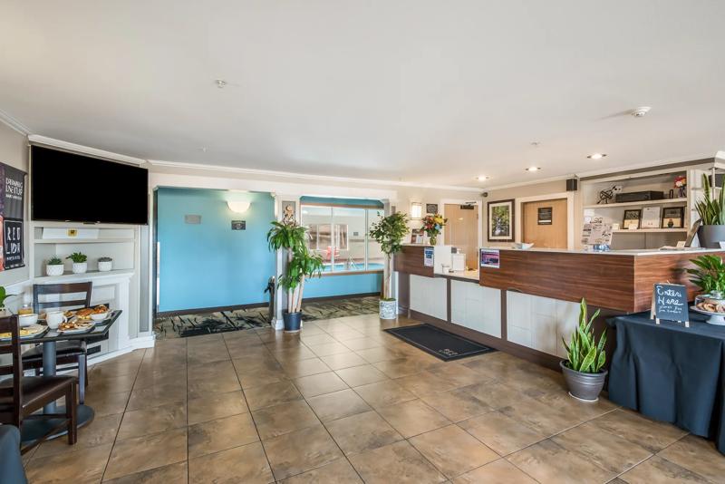 RLIS_Sequim_Lobby - 588BE39A-848E-4361-BC00B09F966F9809