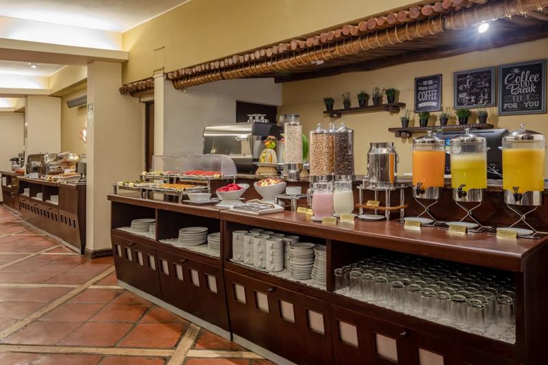 SPI_LakeTiticacaPuno_Restaurante_4 - 58BF796A-8234-4036-BAC72BDD9BE0CF8A