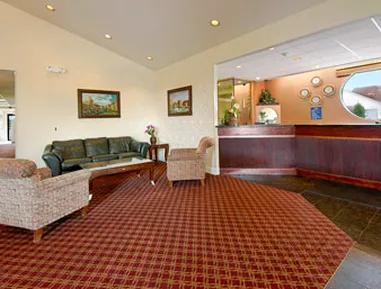 ABVI_RomulusDetroitAirportMI_Lobby_Front Desk - 5B1B9AA8-1033-4989-8D8550F4E2DA5828