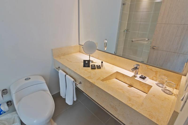 SHR_Ibague_Baño Habitaciones - 5BF3958A-2A28-4D24-A1A89913AFF8074D