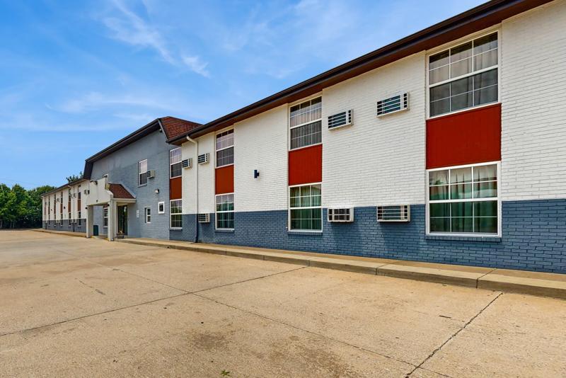 RLIS_Olathe_Exterior - 5BF5BCD8-F708-4BCC-9790B1FFA05445BE