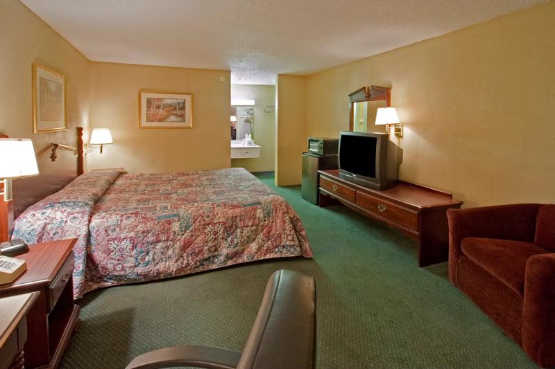 ABVI_GrenadaMS_GuestRooms_King_Room - 5C6AA218-0D7E-4A2A-9F5BF429B4422A93