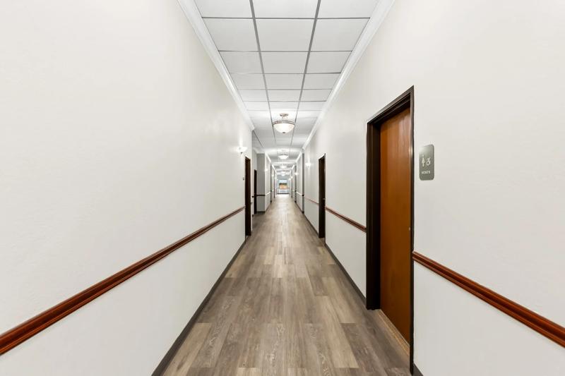 SEH_Beaumont_Hallway_1 - 5DB219C9-7017-4F34-B39BB95CB48A1157