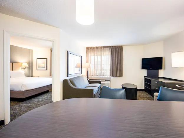 SIM_AtlantaGwinnetPlace_GuestRooms_Suites_Living Space - 5E0C2EBA-CD42-441F-B8F7327947850304