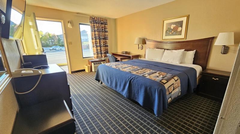 ABVI_MountVernonIL_GuestRooms_King Suite_Room - 5E40351B-B8A1-44CA-BB3A576AC92A2F19
