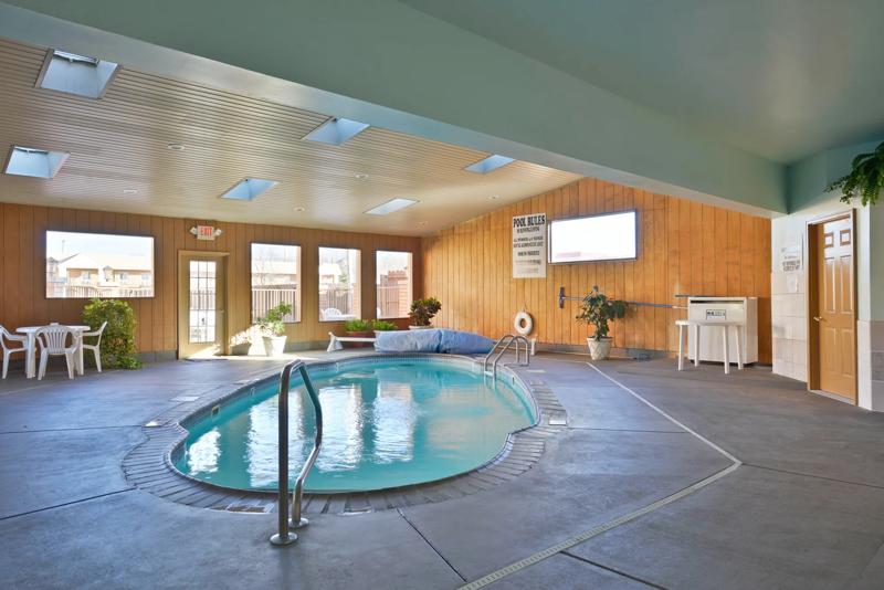 ABVI_MarionIL_Amenities_Pool - 5E4E8F9D-9E49-43A1-B38D55018A7D4163