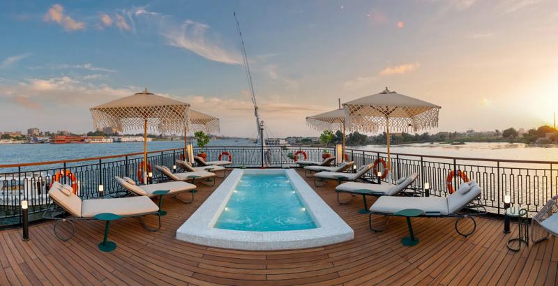 Sun Deck & Bar