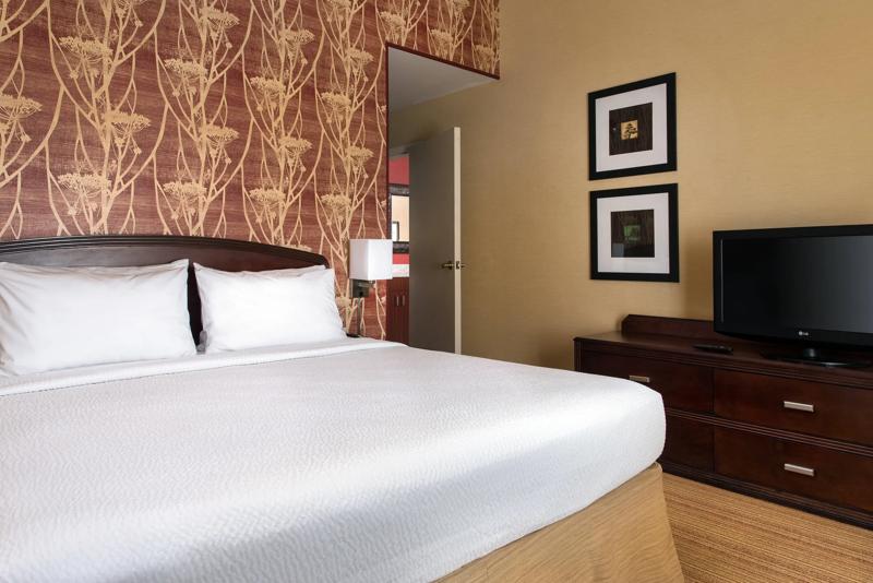 SEL_LasVegasSummerlin_GuestRoom_OneBedroomSuite_King - 5F0724BA-4DDC-45AB-88544236E87C69EE