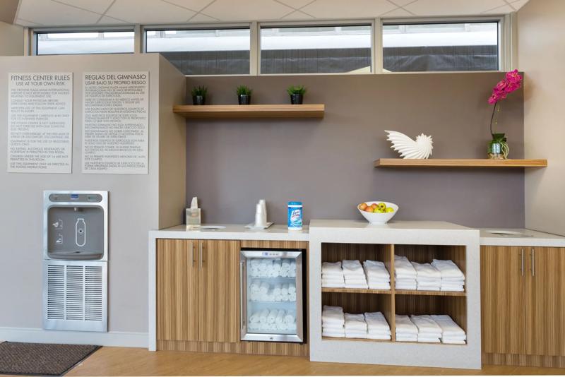 SHR_MiamiAirport_Amenity_FitnessCenter_WaterStation - 5FD1A273-403D-4BEE-A2982E4BEABDEEB3