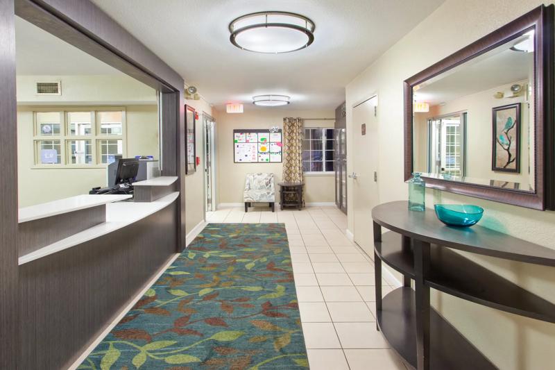 SIM_OklahomaCityAirport_Lobby_Enterance - 6098F050-0720-4925-859E05E35CA17206