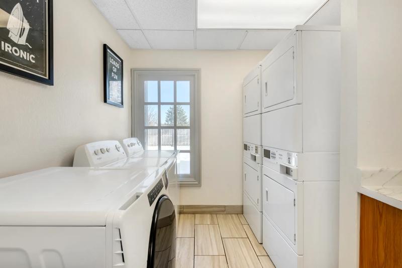 SES_DullesAirport_The Soap - 62D9D5B2-A573-4979-93AC84A02BB714A8