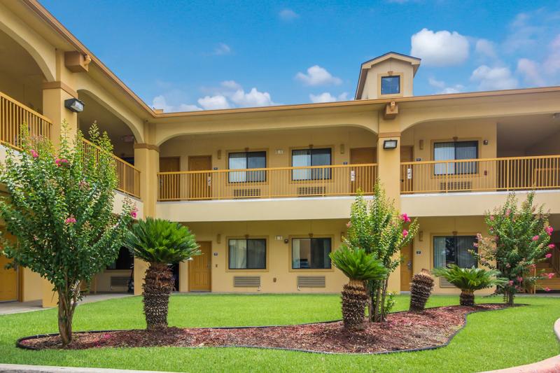ABVIS_Tomball_TX1444_Exterior_3 - 6367F3B7-0391-4B49-8C8E40D4B954C920