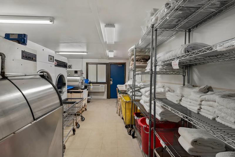 ABVI_BangorME_Amenities_Laundry_Shelves - 63B4EA1E-290E-4C4F-97947899E1363E3E