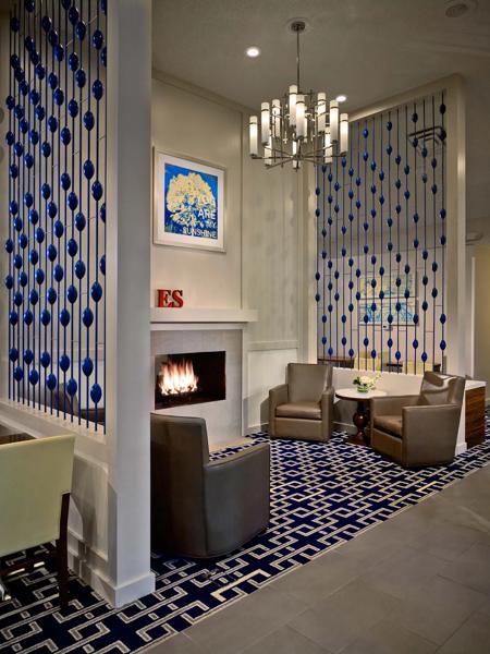 SES_CincinnatiSharonvilleEast_Interior_LobbyArrival - 63B5D8E3-C63A-4C33-9E0FE02526EF243B