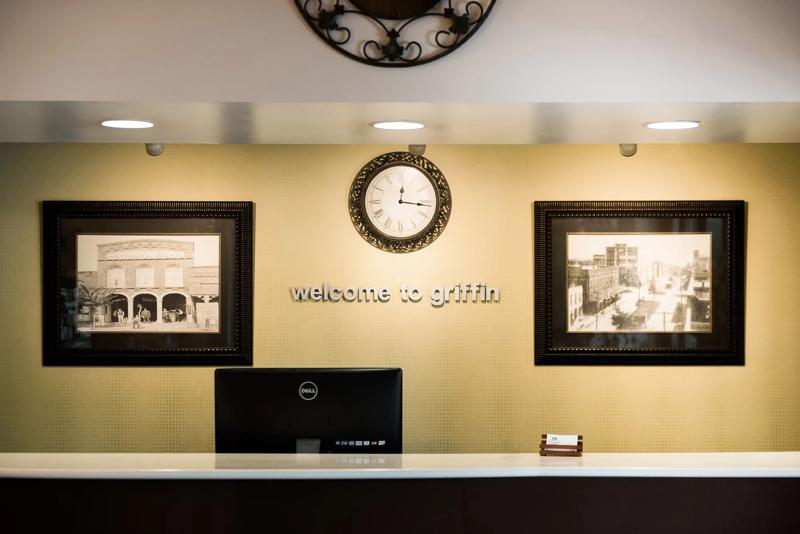 ABVI_GriffinGA_Lobby_Front Desk - 63C8E8CB-4949-4085-929765AEB3DC132E