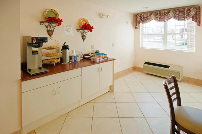 ABVI_McDonoughGA_Dining_Breakfast Area_Buffet - 643D2242-B509-438B-A22493475A7BF976