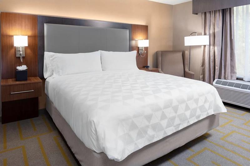 MOD_WilliamTell_King Bed - 647ACAFF-7D91-4984-819328EF678A977F