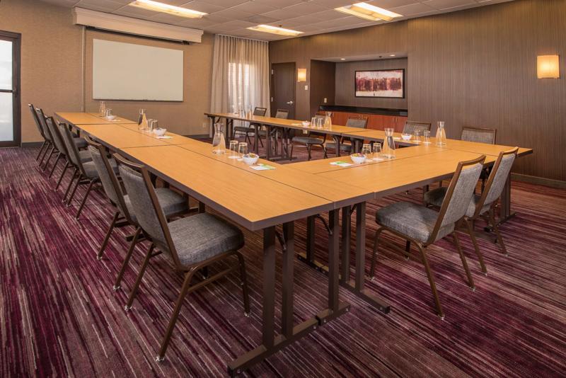 SEL_Columbia_Meeting Space_UShapeSetup - 64C708C5-6460-45EF-818DF7C8329FF7BA