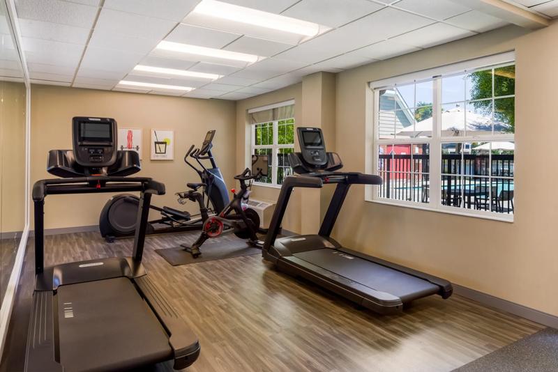 SES_SanFranciscoAirportOysterPoint_Amenity_FitnessCenter_1 - 64ED4E50-57BD-4528-8A7D410887F9E6B6