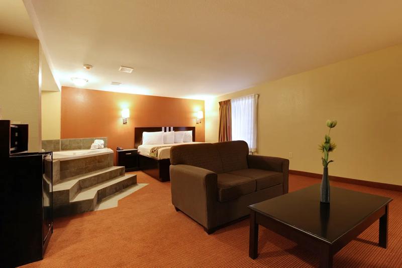 ABVI_CaldwellTX_GuestRooms_King with Jacuzzi_Room - 658DC2A9-979A-4EE7-99F92FA134462B2A
