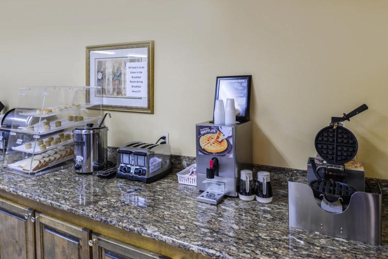 ABVI_WigginsMS_Dining_Breakfast Area_Waffle Station - 65A65D2F-4C71-4FA7-BB1E55CD8C23B614