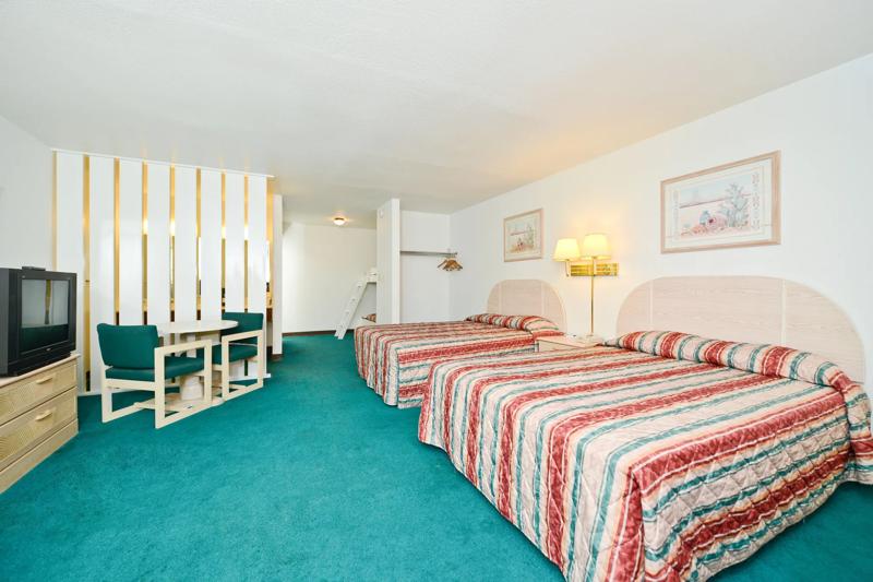 ABVI_EloyCasaGrandeAZ_GuestRooms_Family Suite_Two Beds - 660C249A-095B-4CFD-A600D4E3FCF17027