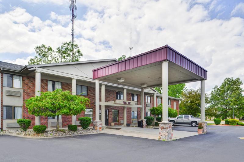 ABVI_BlufftonIN_Exterior_Porte Cochere - 6649D21D-00ED-45D2-B0856D765D7D7FCD