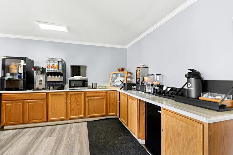 RLIS_Yakima_Breakfast Area - 66B6777C-9939-4CFE-A610C724BD33D49E