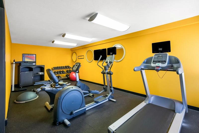 ABVI_SandmanInnOR_Amenities_Fitness Center_Exercise Machines - 66C2D1E1-2C0B-46E0-ACA2E3D7A45A7028