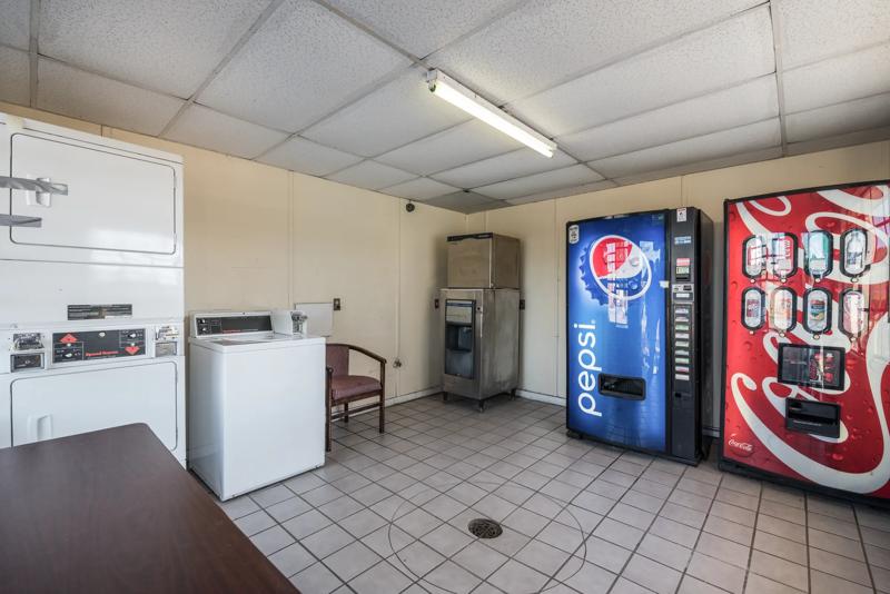 ABVI_ArkadelphiaAR_Amenities_Laundry and Vending - 691C5A89-81A0-4715-94CD0C071013C0B3