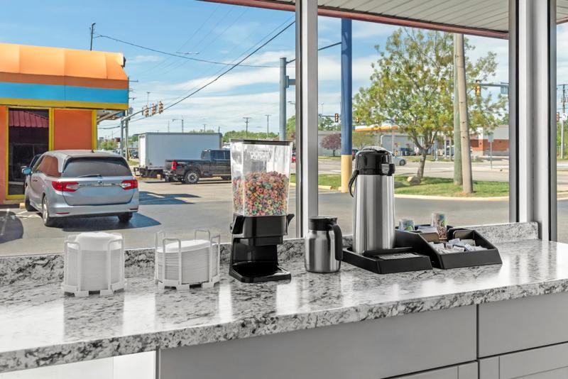 ABVI_Richmond-MidlothianTurnpike_VA6298-Lobby-3 - 69258D2E-77CA-4B08-A7B135BA4C7C6111