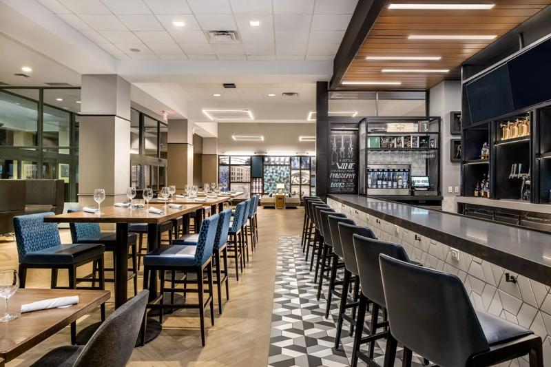 SHR_ColumbusDowntown_Dining_Vine+Forge_2