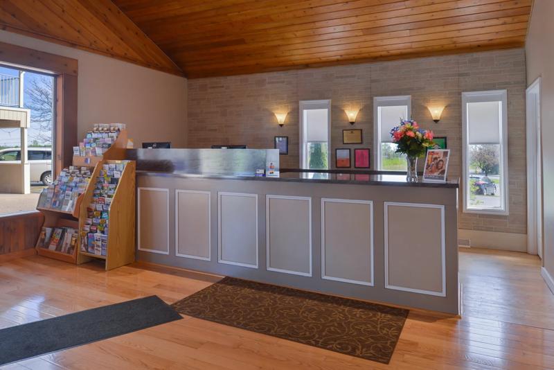ABVI_PlattsburghNY_Lobby_Front Desk - 6ADE4F31-E8EE-450E-8F1482E12B1BF1E5