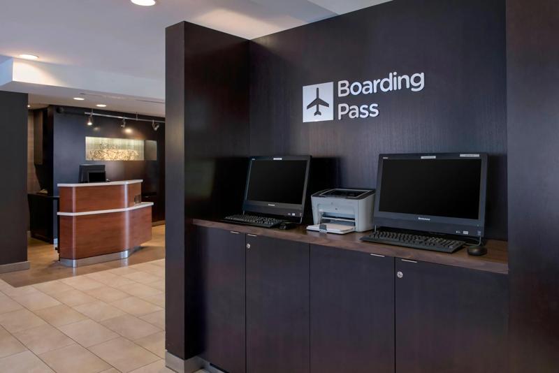 SEL_BostonMilford_Amenities_BusinessCenter - 6B3BFBA7-4225-4234-BC5A4267DFE491A3
