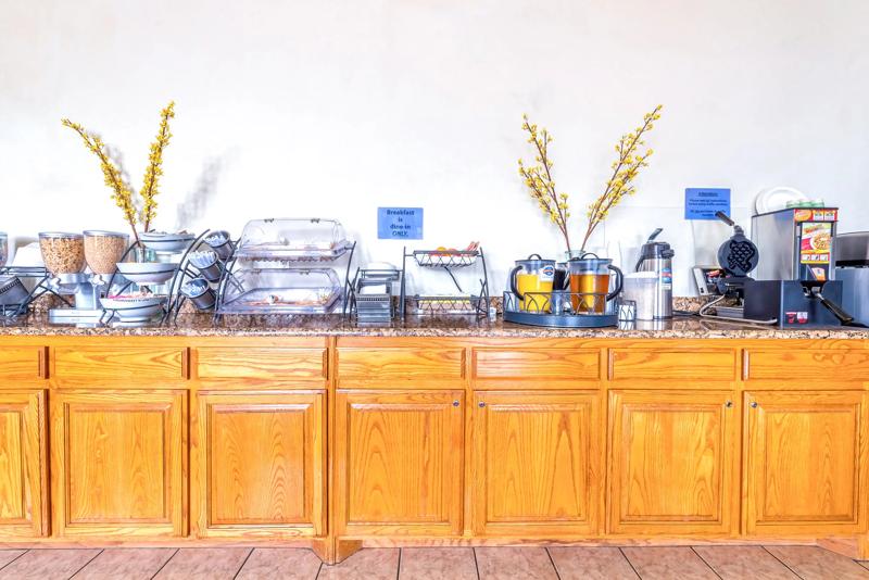 ABVI_FtWorthSTX_Dining_Breakfast Area - 6C1FAA3C-EF3D-44C2-83B7584892F2D9EF