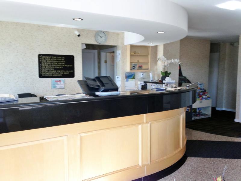 CBVI_CalgaryChinookStation_AB0026_FrontDesk - 6C38EF58-A84C-4753-A229D2313898A8A9