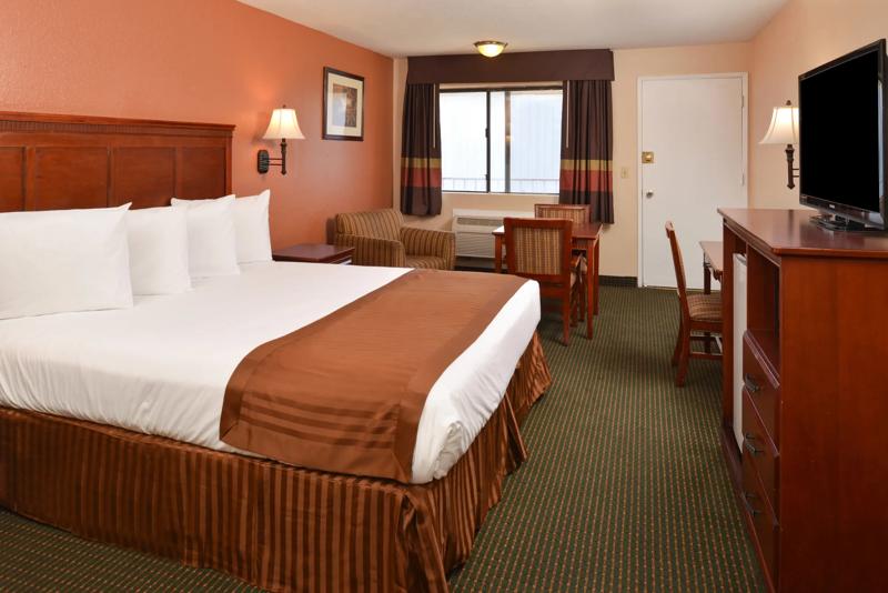 ABVI_BakerfieldECA_GuestRooms_King Mini Suite_Room - 6DE151C3-7A2C-4435-9BFCC00AC856F2A8