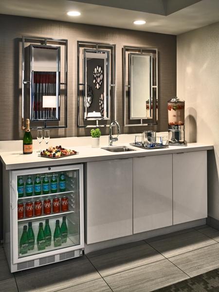 SHR_PhiladelphiaRittenhouseSquare_GuestRooms_Suite_Wet Bar - 6E4E3FE4-D252-47F7-A93F608ACB42699F