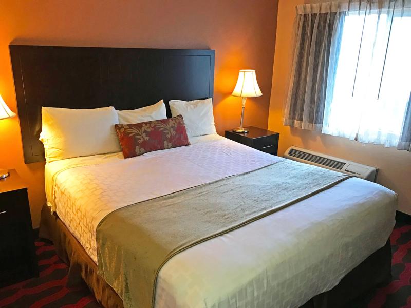 ABVI_ForestGroveHillsboro_GuestRooms_King_Bed - 6F81A5BA-12AC-49C5-88F89BF63705BF95
