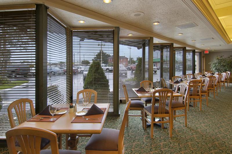 RLH_Eureka_CAREKA_Dining_2 - 6F8B8E0D-FEEE-449D-921F6C358E30DF05