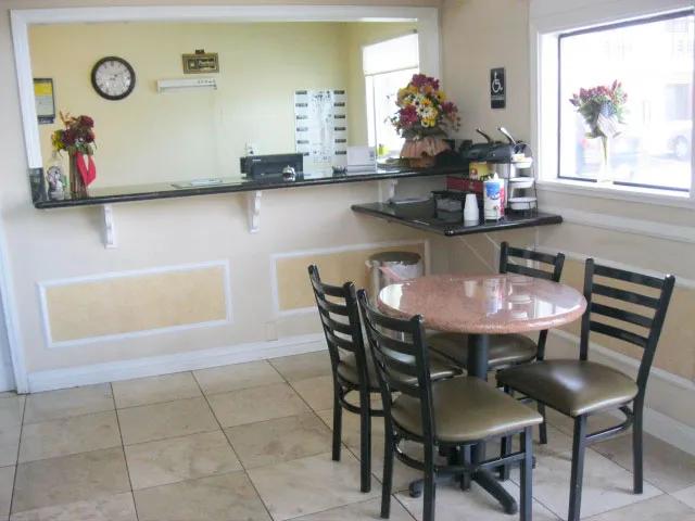 ABVI_PasadenaArcadiaCA_Lobby_Front Desk - 710C9746-20C1-4B15-8E17D636B350BC5F