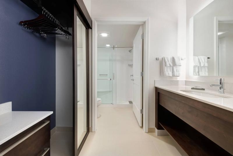 SES_AltantaAlpharettaNorthPointMall_GuestRoom_9 - 71118790-F2C0-4EA6-BBA42187EF065ACE