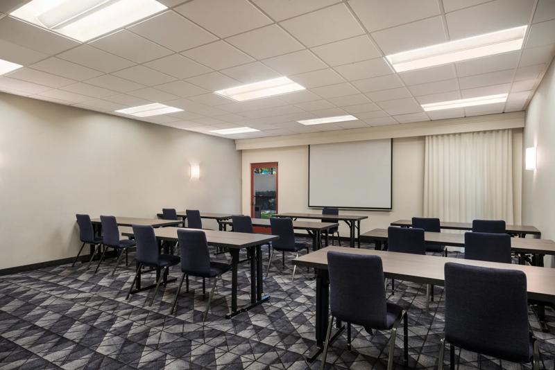 SEL_Brand_Meetings_Classroom - 7261E02F-B926-468A-B9D0F6835FD49AAD